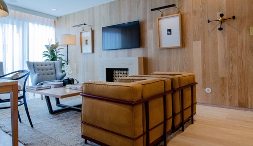 Contemporary Master Suite