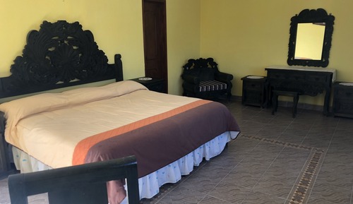 Standard Triple Room, 1 King Bed