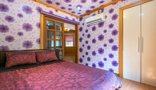 Room (C102)