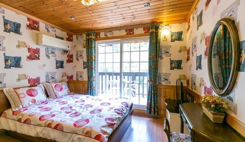 Room (A207)