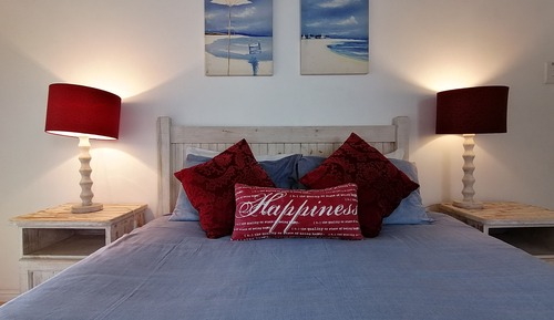 Cottage, Beachside