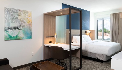 Suite, 1 King Bed with Sofa bed (Mobility Accessible, Tub)