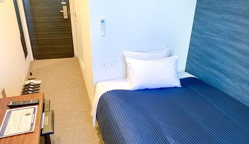 Single Room, Smoking
