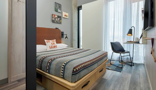 Suite 2 Queen Beds