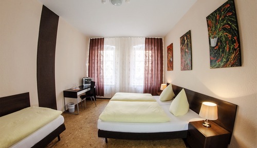 Economy Triple Room (Private External Shower and Toilet) 