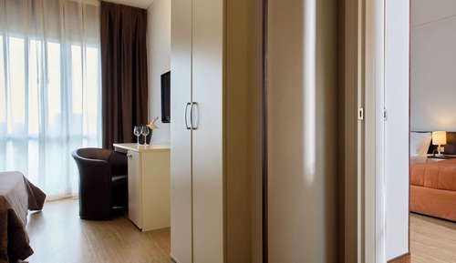 Family Room, 2 Bedrooms