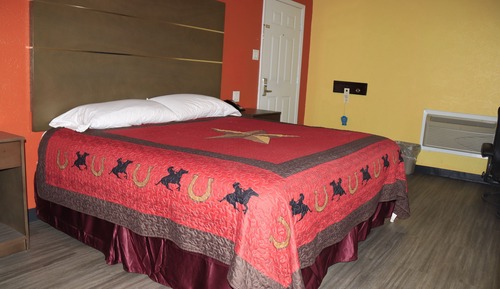 Standard Room, 1 King Bed, Non Smoking