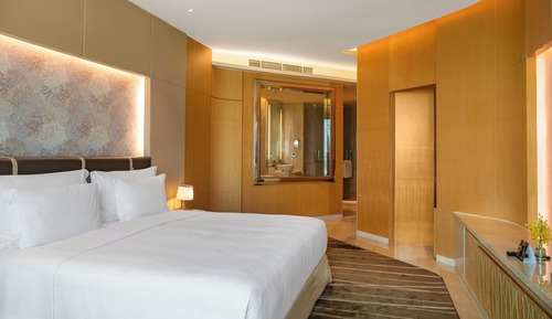 Deluxe Room, 1 King Bed, Balcony (Grand)