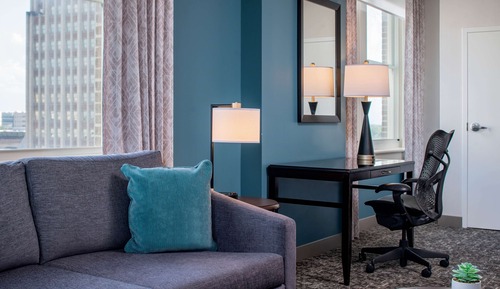 Suite, 1 King Bed, Accessible