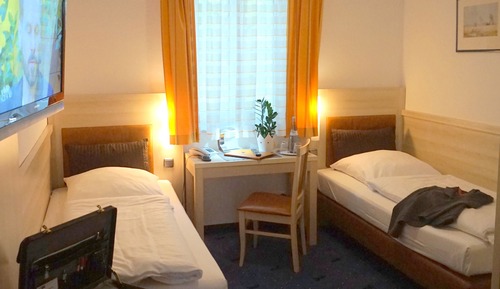 Economy Double or Twin Room, Private Bathroom
