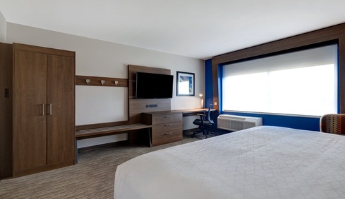 Standard Room, 1 King Bed, Accessible (Mobil, Roll Shwr)