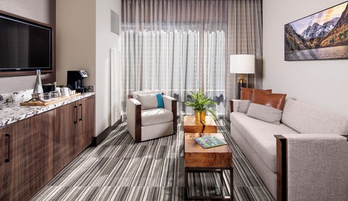Monarch Grand - 1 King Bed