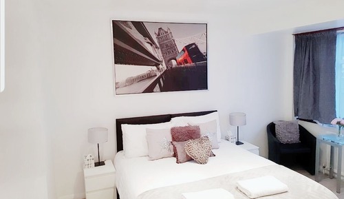 Premium Double Room, Shared Bathroom (King/Twin Premium Room)