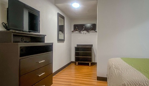 Deluxe Room, 1 Queen Bed, Smoking, Kitchenette