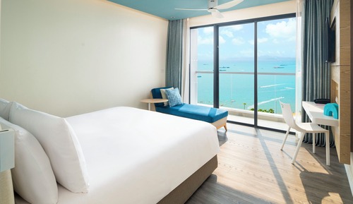 Deluxe Room, 1 King Bed, Ocean View