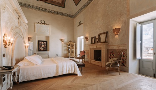 Presidential Suite (Paragon Suite)