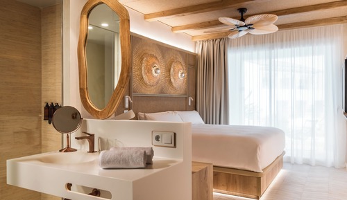 Superior Double Room, Balcony, Pool View (Foodie Experience)