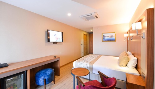 Deluxe Double Room, Smoking