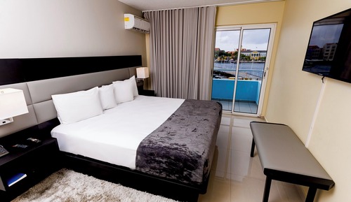 Standard Room, 1 King Bed, Balcony, Harbor View (Balcony )