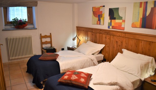 Traditional Chalet, 2 Bedrooms, Mountain View