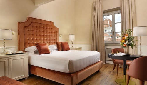 Luxury Suite, 1 King Bed, Hot Tub, City View