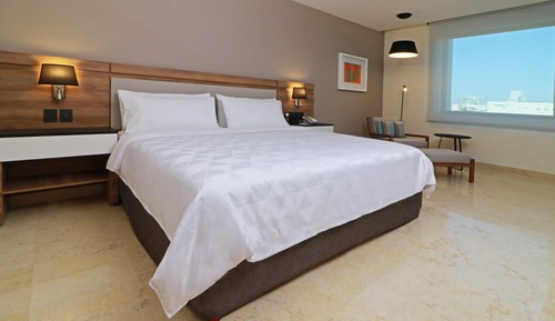 Standard Room, 1 King Bed