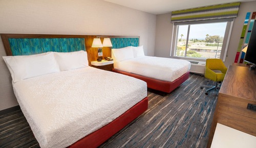 Room, 2 Queen Beds, Accessible, Bay View (Bathtub)