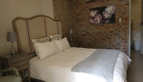 Deluxe Room no 6