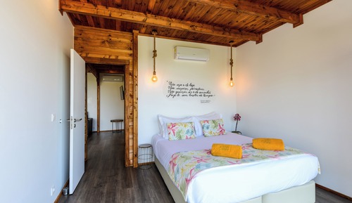 Bungalow Family Wood