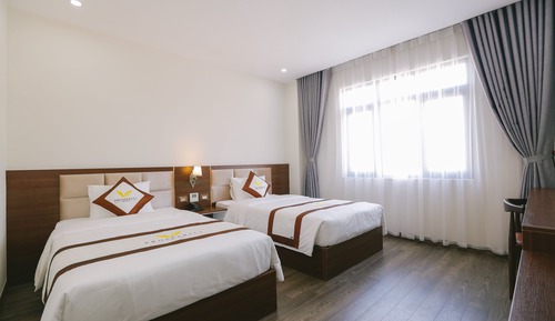 Deluxe Room, Partial Ocean View