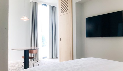 Suite, City View