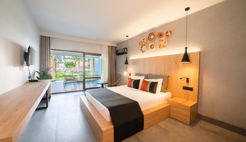 Deluxe Suite, 2 Bedrooms, Non Smoking, Courtyard View