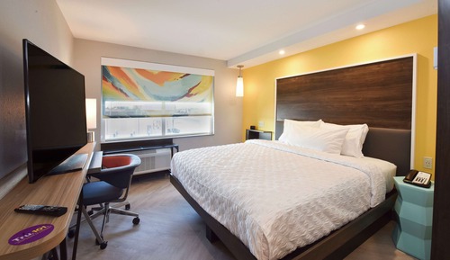Room, 1 King Bed, Accessible (Hearing)