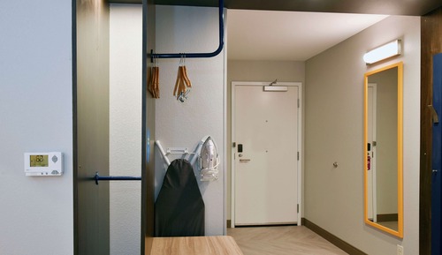 Room, 1 King Bed, Accessible, Bathtub