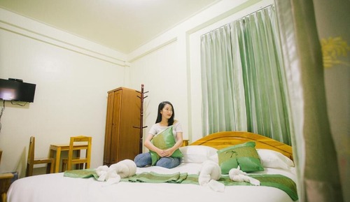 Standard Single Queen Bedded Room