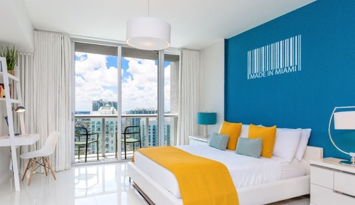 Business Studio Suite, 1 Queen, Balcony, City/River ViewÂ 4505