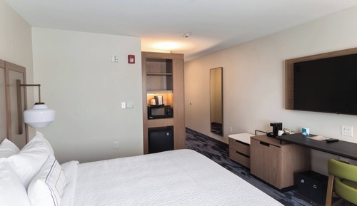 Room, 1 King Bed, City View (Hearing Accessible)