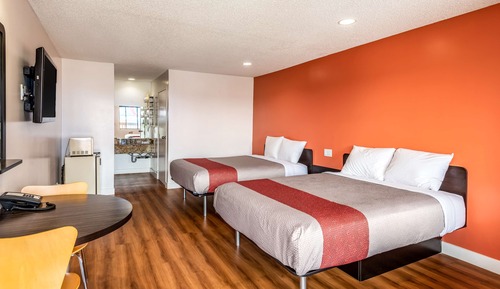 Deluxe Room, 2 Queen Beds, Non Smoking, Refrigerator & Microwave