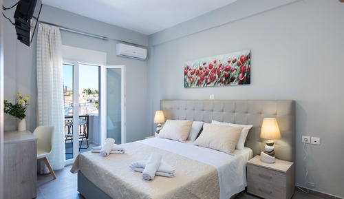 Deluxe Apartment, Partial Sea View