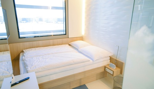 Single room with View Overnight (6pm - 8am)