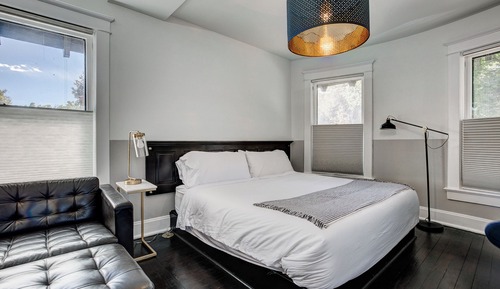 Room, 1 King Bed, Refrigerator, Ground Floor