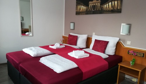 Double Room, 1 Queen Bed