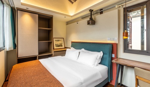 Standard Double Room (Wang Yun)