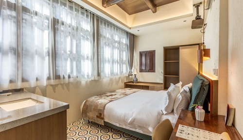 Standard Double Room (East)