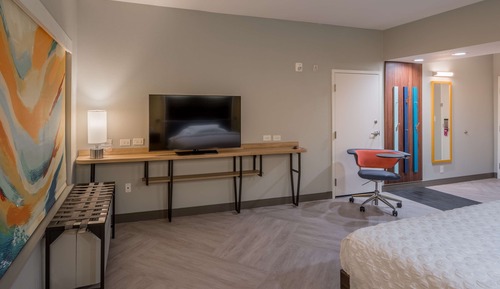 Room, 1 King Bed, Accessible (Hearing)