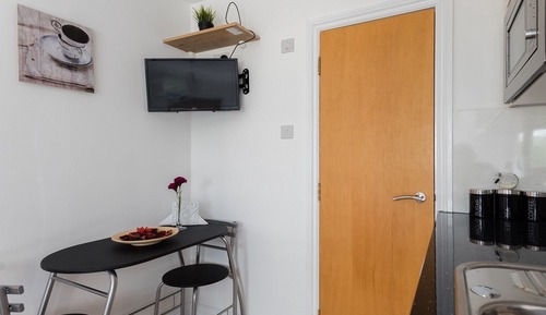 Basic Studio, Ensuite, City View (Standard Studio)