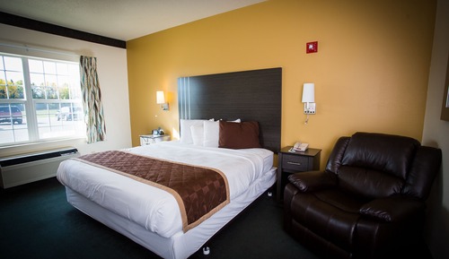 Room, 1 King Bed (Barrier Free)