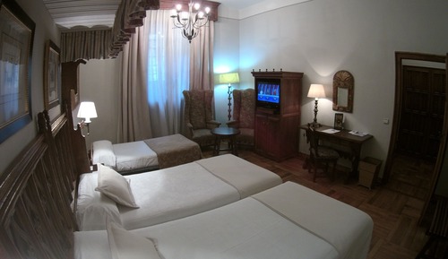 Standard Twin Room (3 Adults)