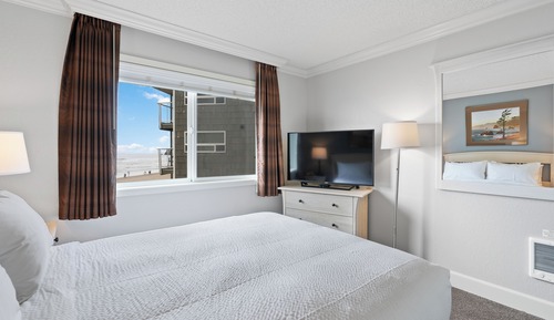 Suite, 1 Queen Bed with Sofa bed, Ocean View (OF Premier 1 Bed Corner Sut Pet OK)