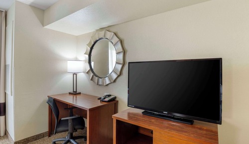 Deluxe Suite, 1 Bedroom, Non Smoking (2 Queen Beds and Sofa Bed)